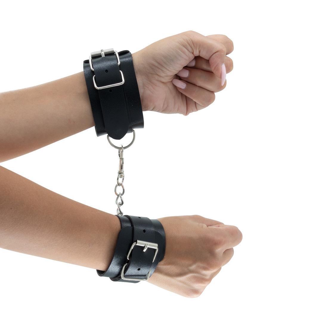 Punisher - 8 Piece Bondage Kit - Black 6