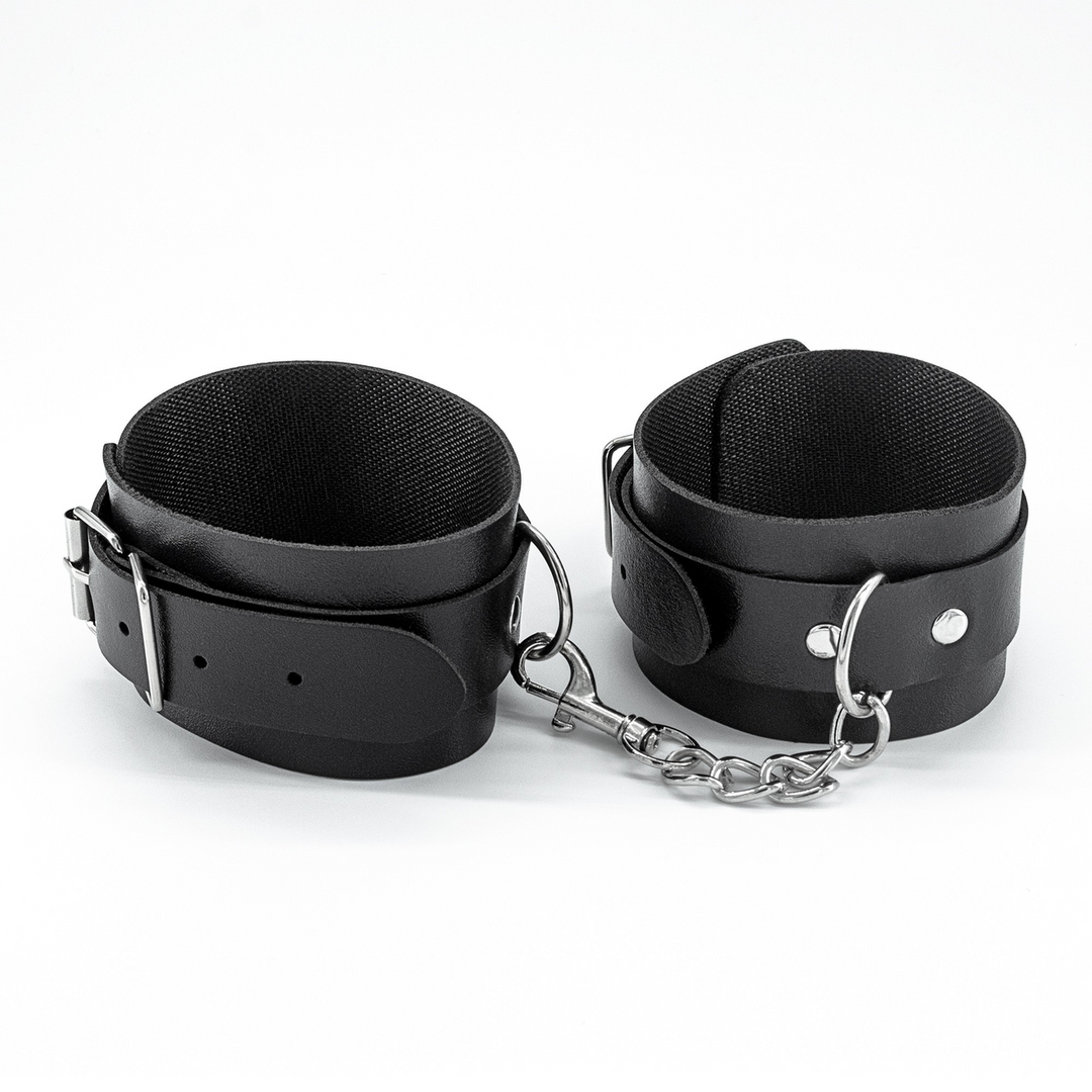 Punisher - 8 Piece Bondage Kit - Black 4